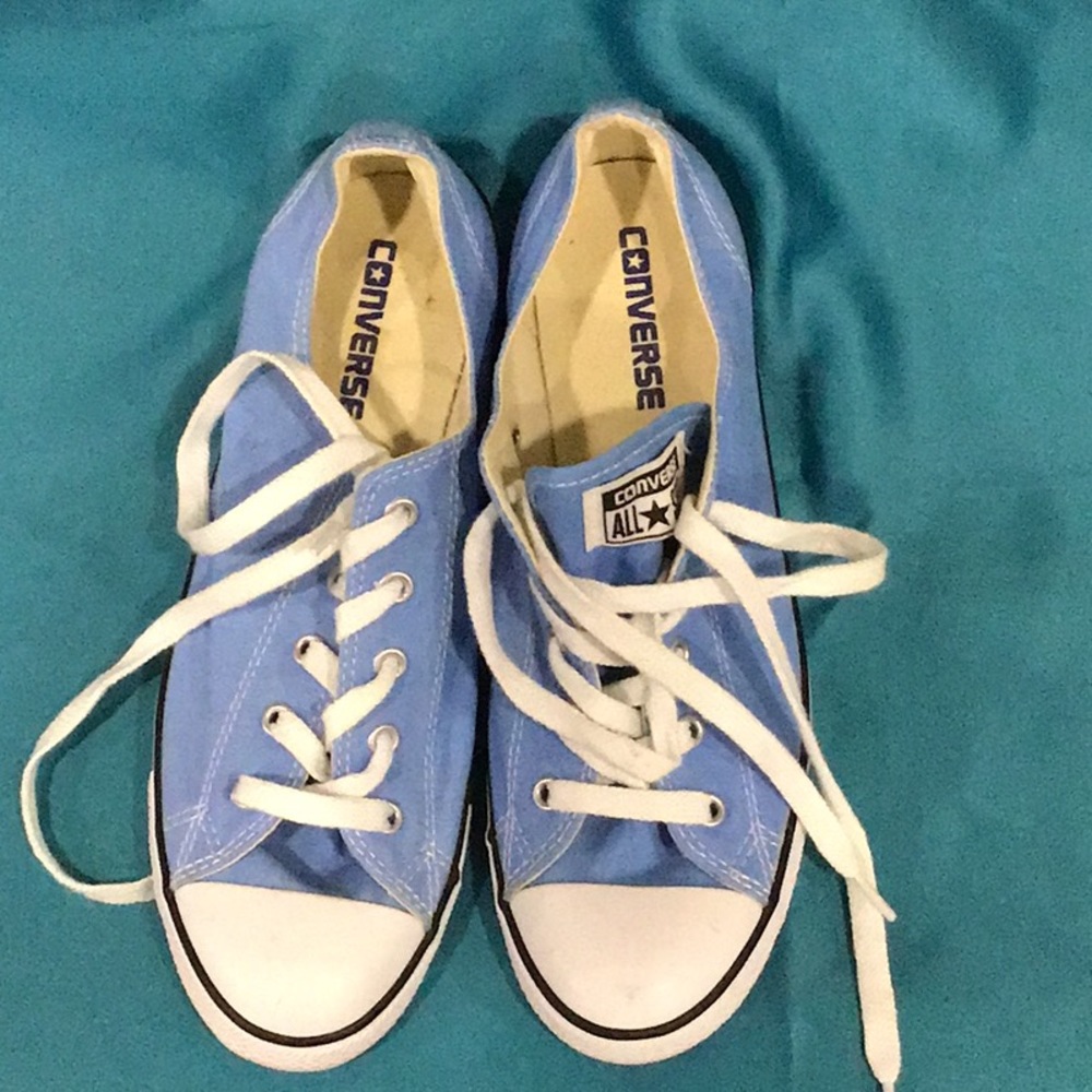 Women’s Size 9 Blue Converse All Stars